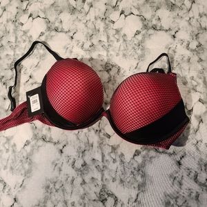 Fredericks of Hollywood Hot Pink Fishnet Push-up Bra